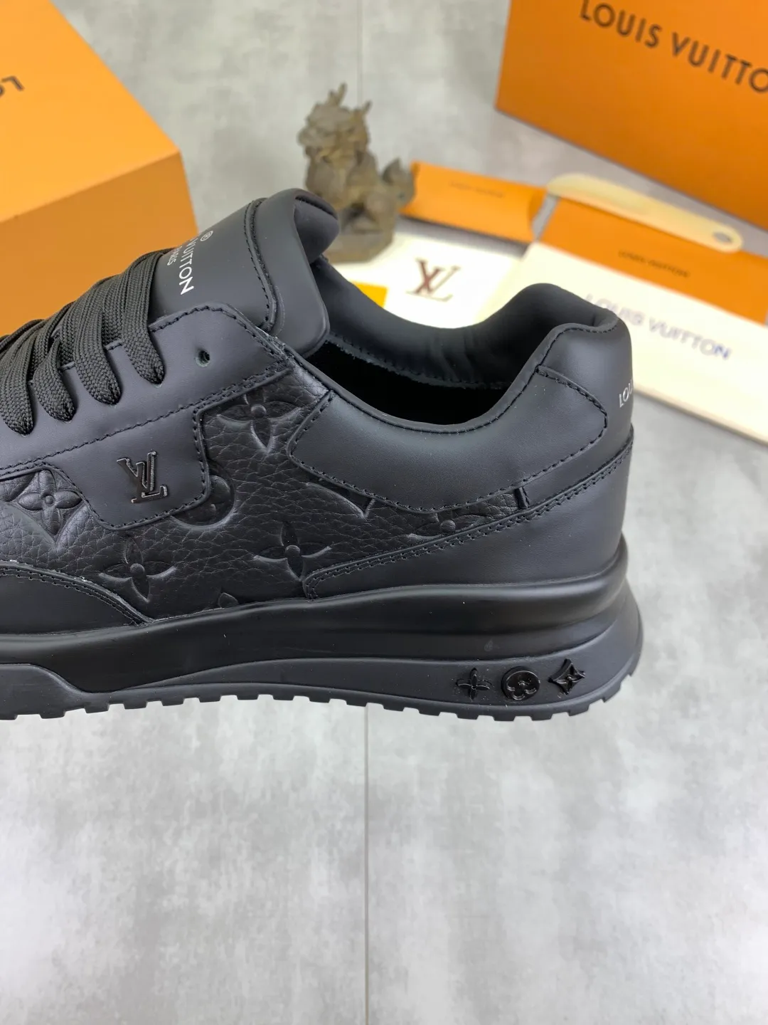 Men's men's shoes P680 new style 💶[LOUIS VUITTON] (original order) new style 🍀LV Louis Vuitton * - top version of LV classic trendy shoes! Use imported original cowhide and water-dyed cowhide lining. The latest original wear-resistant TPU combination outsole! High quality products! Multiple colors available, code number: 38-44 (45 46 customized)